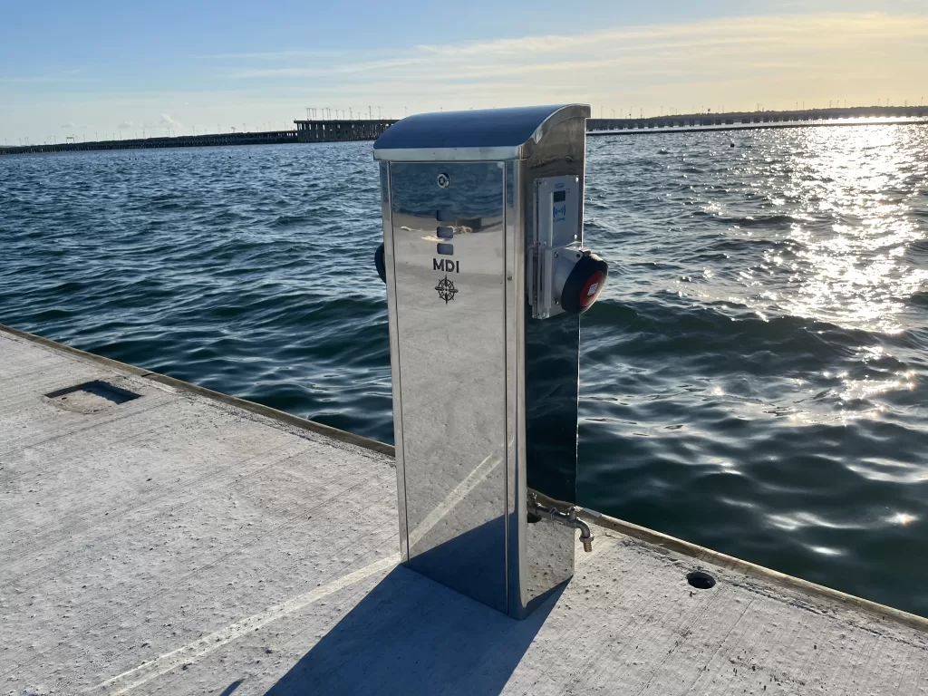 Plus Marine Pedetals